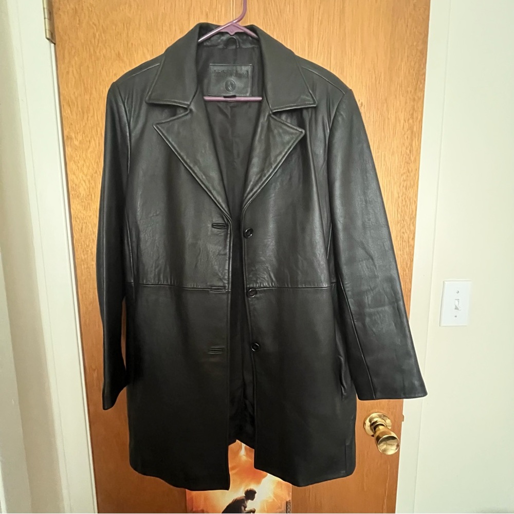 KATHY IRELAND VINTAGE BLACK LEATHER COAT